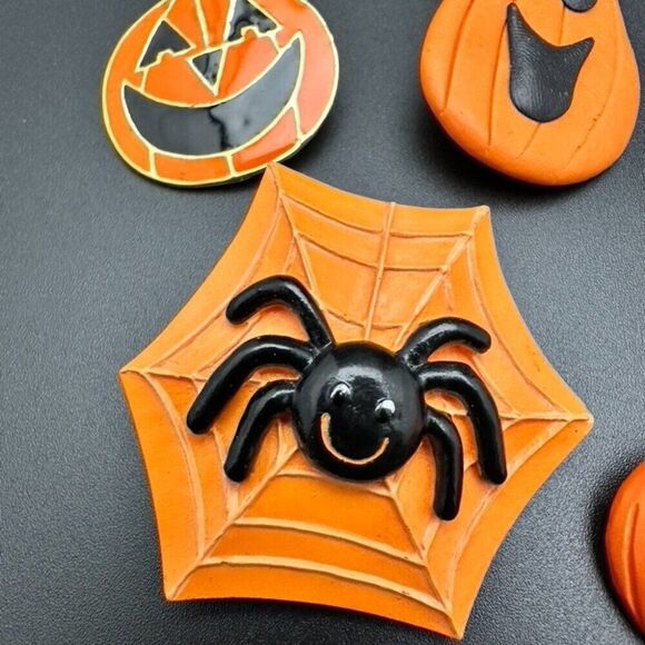 Fall Halloween Jackolantern Pumpkin Spider Ghost Boo Brooch Pin lot - Picture 2 of 5